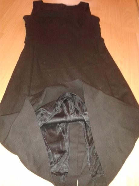 Cierne puzdrove saty, 34