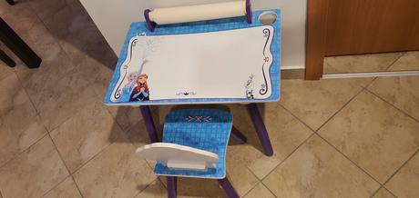Stolik na kreslenie so stolickou, 