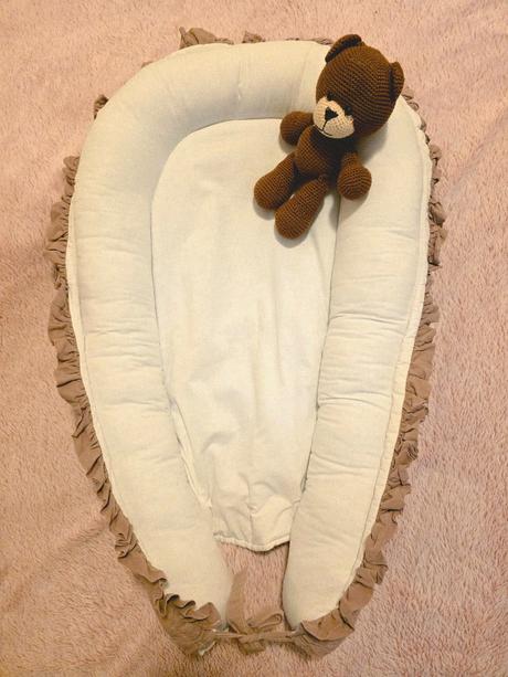 Hniezdo a zavinovačka,