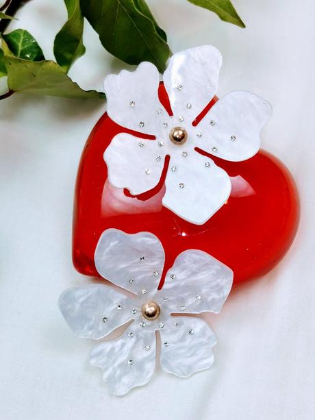 Bijou brigitte - náušnice - biele kvety, bijou brigitte