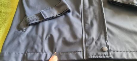 Pogumovaná bunda do dažďa, 140