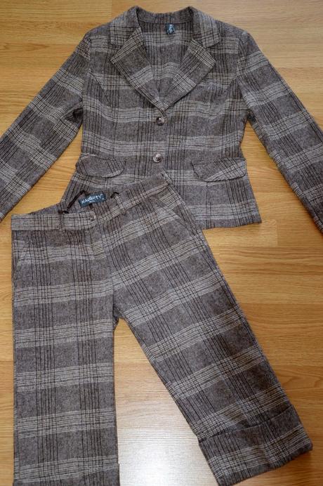 Kostým károvaný, 36