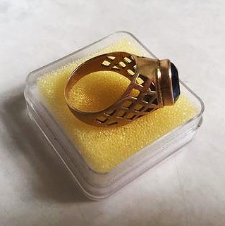 Starožitný prsteň so zafírom, 