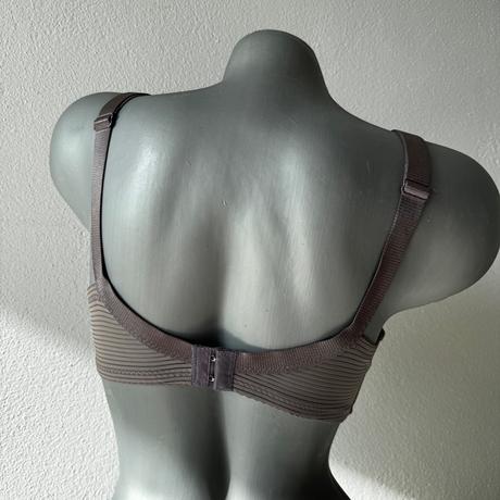 Jemne vystužená podprsenka s kosticami 8038, 85d