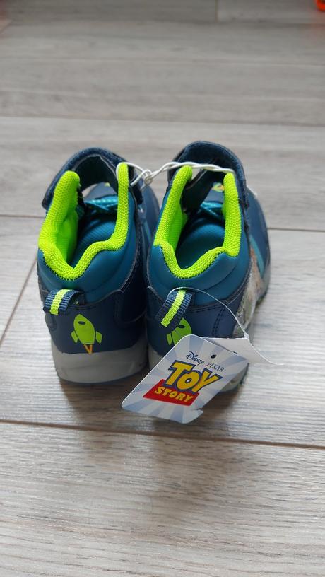 Woody buzz lightyear z ameriky, <17