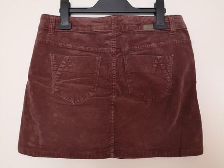 Bordovo-hnedá sukňa z menšetrového materiálu, s