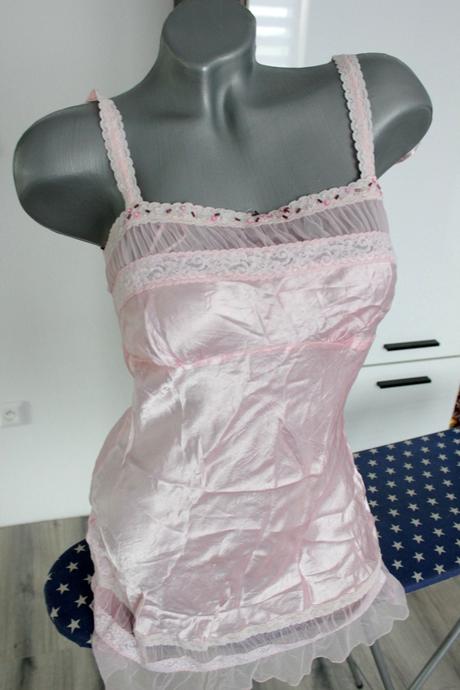 Krasna nocna kosielka s preperacovanymi detailmi, xs