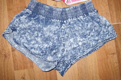 2 kusy kraťasov-cena spolu, m