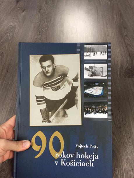 Kniha, nalepky, plus dvd 2 hokej ke, 