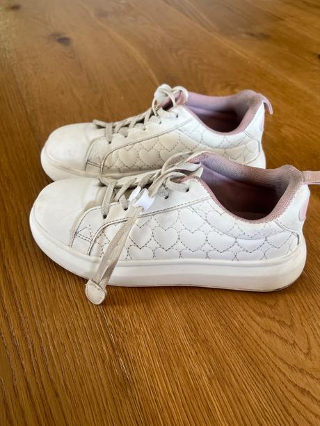 Srdiečkové tenisky, reserved,33