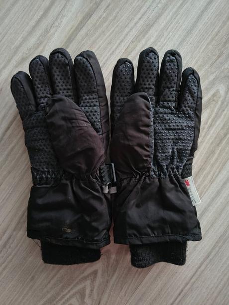 Rukavice, chapter young,158