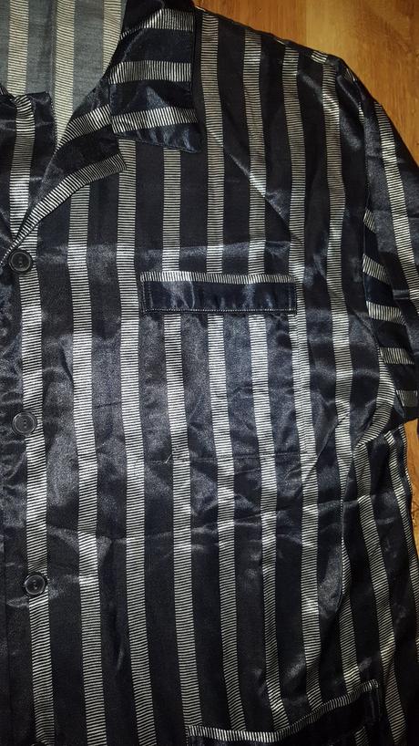 Saténové pyžamo, 52