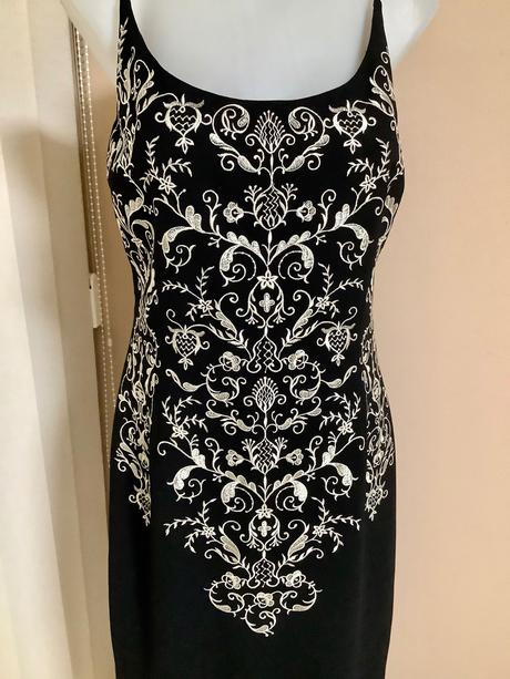 Krasne vyšívané šaty/2b, 40