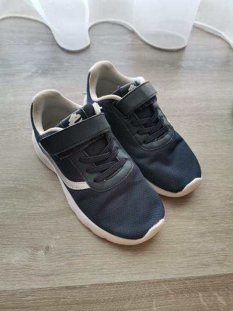 Tenisky + 1 grátis, 30