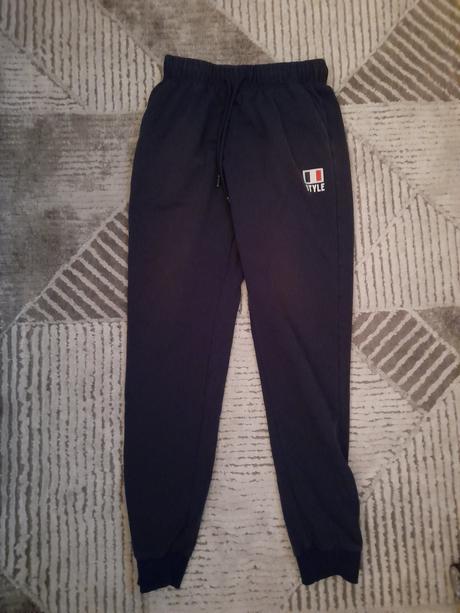 Mam na predaj tepláky, 158