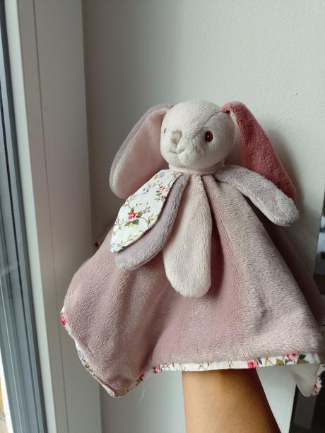 Maňuška zajačik bukowski, 