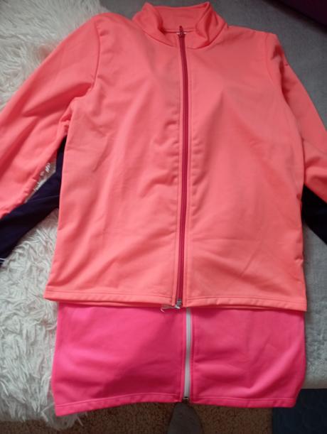 Predám zachovalé mikiny, 134