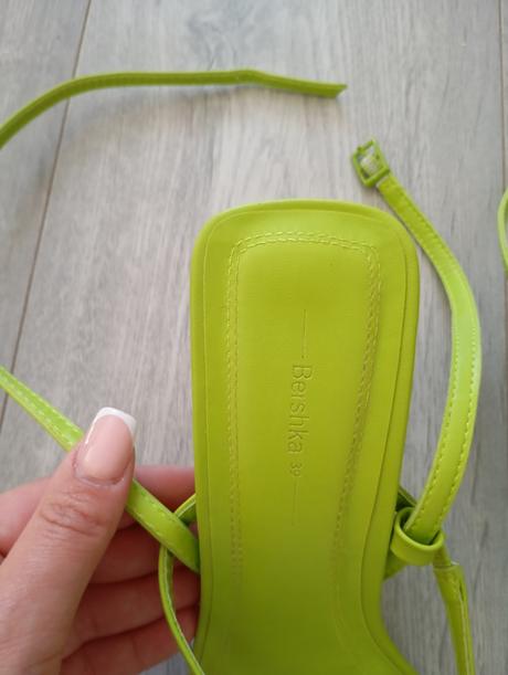 Sandále, bershka,39