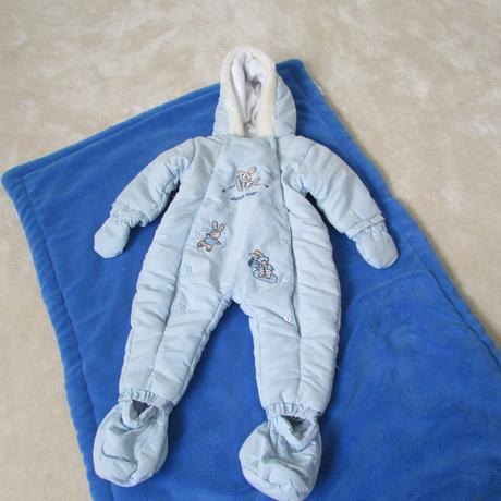 Zimný overal s kapucňou bledomodrý 7 eur , 62