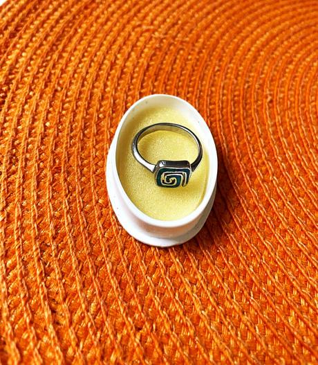 Strieborný prsteň s opálom,