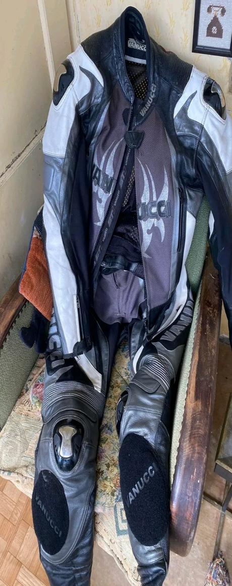 Pánska kombinéza, <50