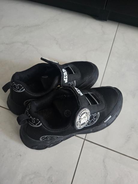 Tenisky, 33