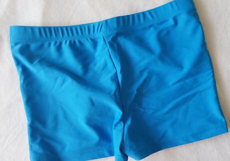 Tyrkysovo modré plavky, 152