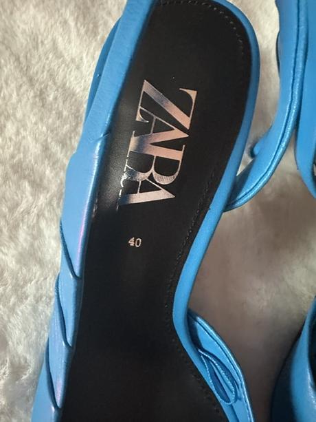 Krásne modré sandálky na podpätku zn. zara, zara,40