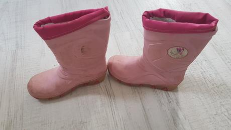 Dievcenske blikajuce gumaciky, 28