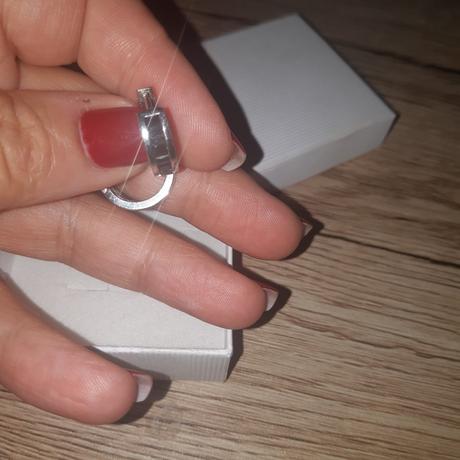 Strieborne nausnice,