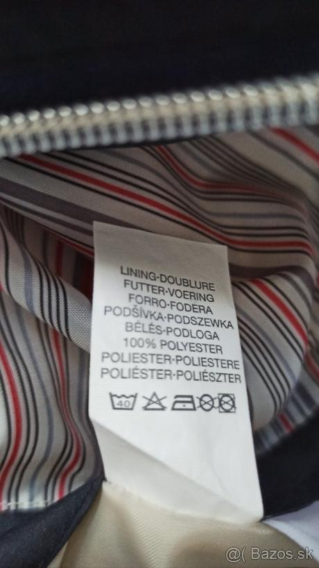 Nepremokavá bunda, 38