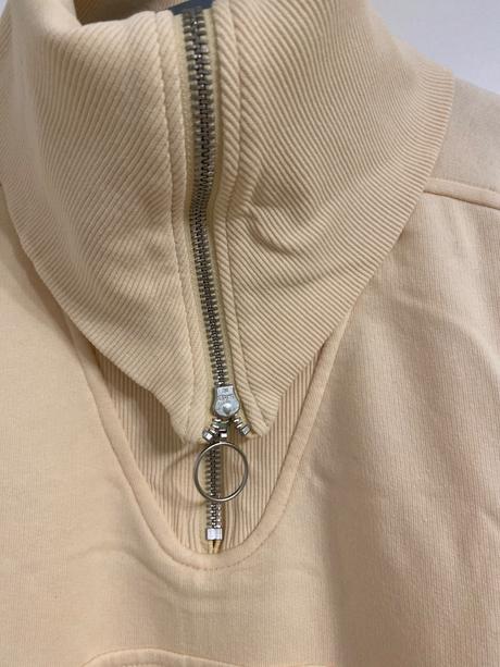 Bledožltá raz oblečená mikina s vysokým golierom, f&f,42