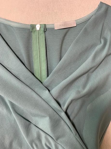 Šaty s nazberanými rukávmi zn. magenta, m / s