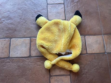 Pikachu ciapka, 128