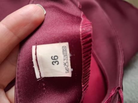 Šaty spoločenské, 36