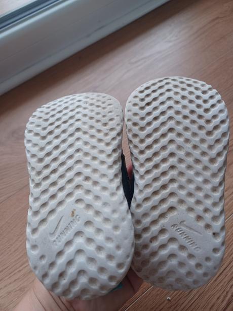 Nike tenisky, nike,22