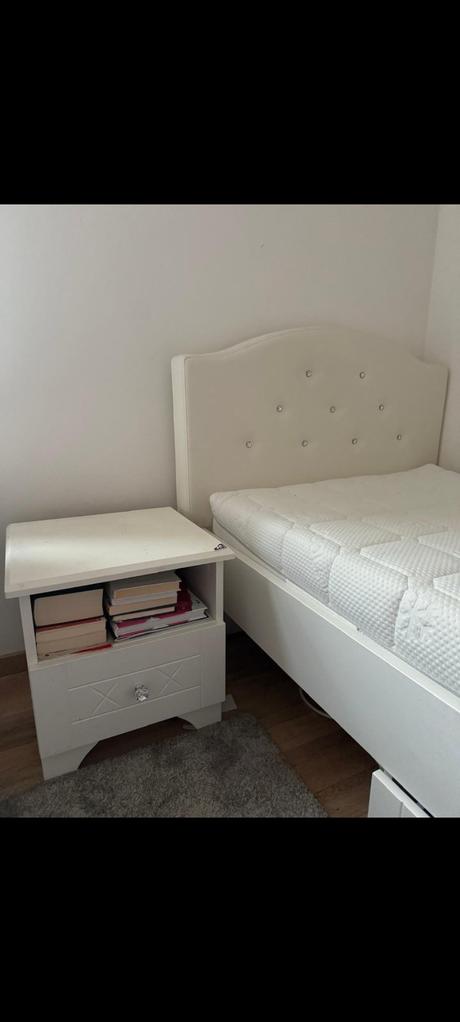 Posteľ s nočnými stolikom, šírka (cm): 90,dĺžka (cm): 120