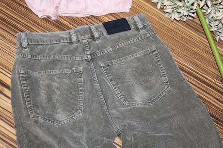 Mom mančestráky v. m, m