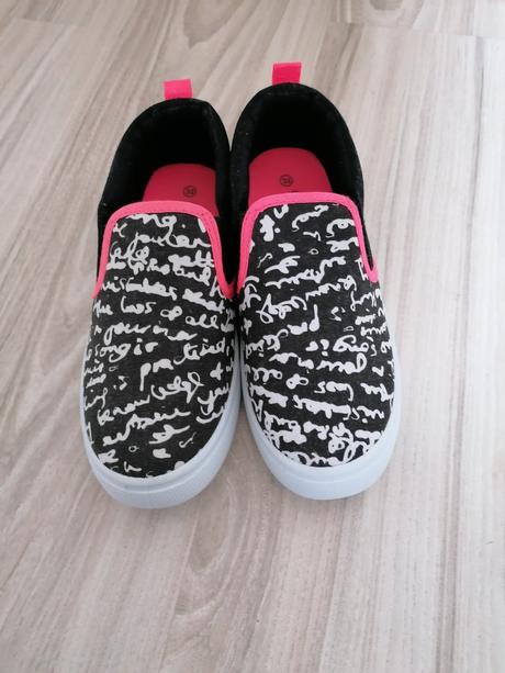 Dievčenské balerinky, 32