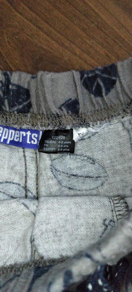 Pyžamovy spodok, 122