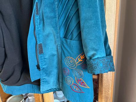 Predám zánovný kabát sanu-babu orient - l-, l