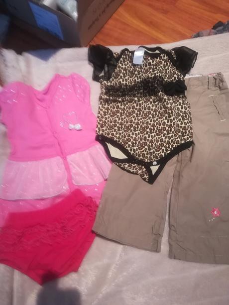 Balik dievča veľ. 74-80 už aj s poštou 24 ks, 68–80