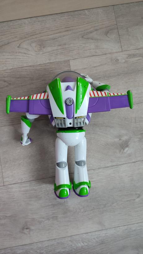 Buzz lightyear z toy story,
