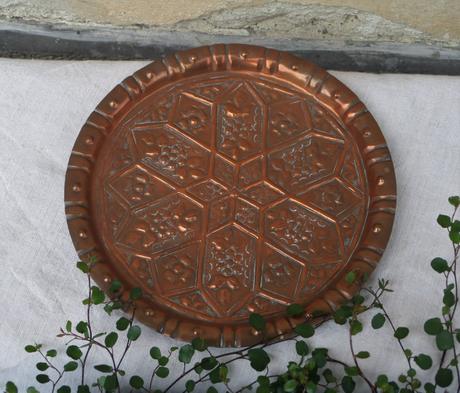 Medený dekoračný tanier, 