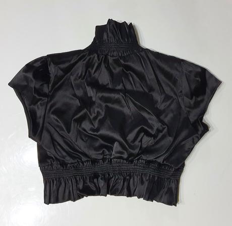 Saténové bolero,