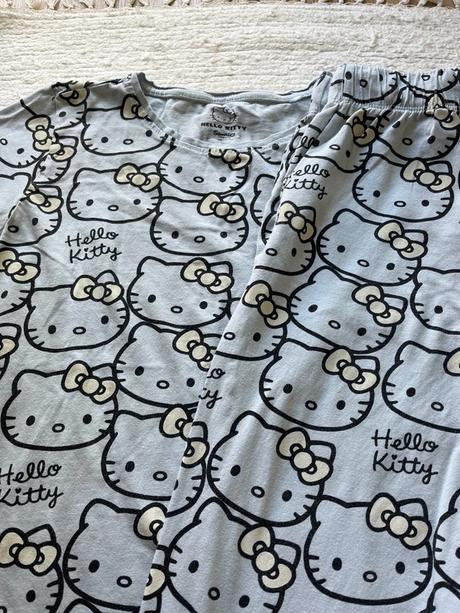 Pyzamo reserved hello kitty, reserved,146