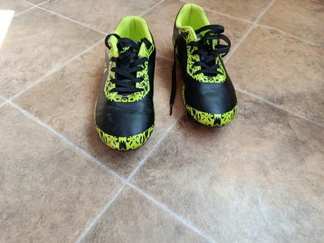 Halovky a kopačky, umbro,33