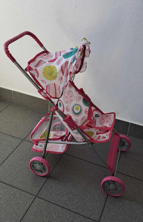Kočík pre bábiky, 