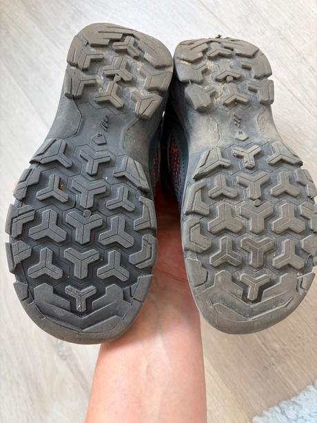 Prechidne topanky 29, quechua,28