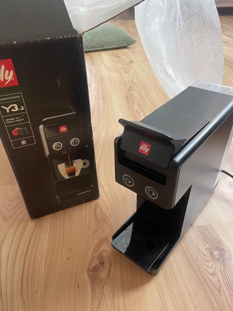 Kávovar illy y3, 